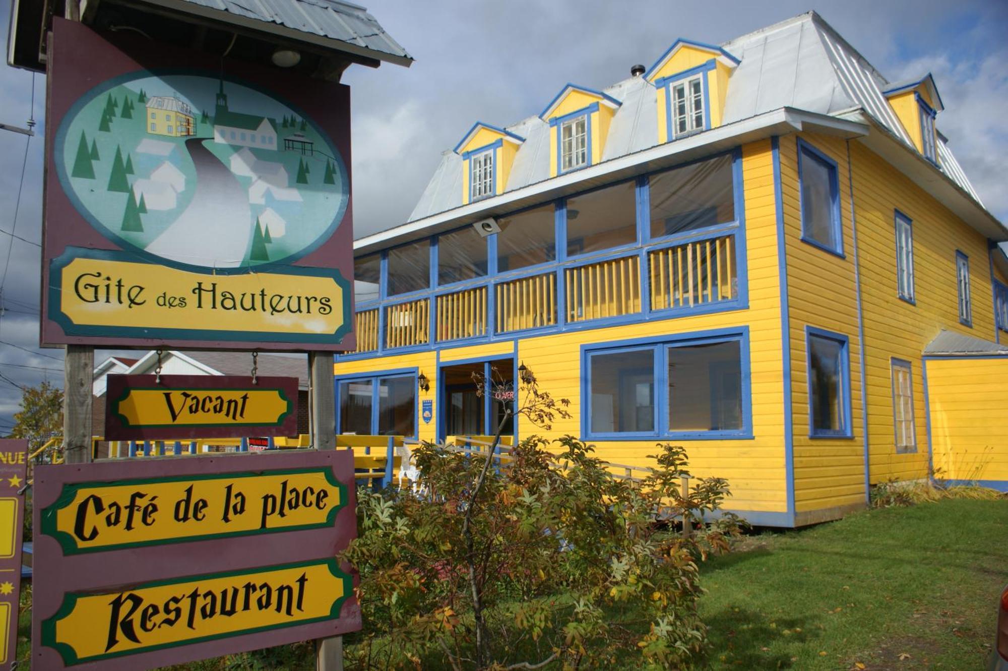 Gite Des Hauteurs Et Cafe De La Place Saint Zenon Ngoại thất bức ảnh